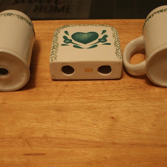 Green Heart Napkin Holder, Salt and Pepper Shaker - Picture 4 of 4